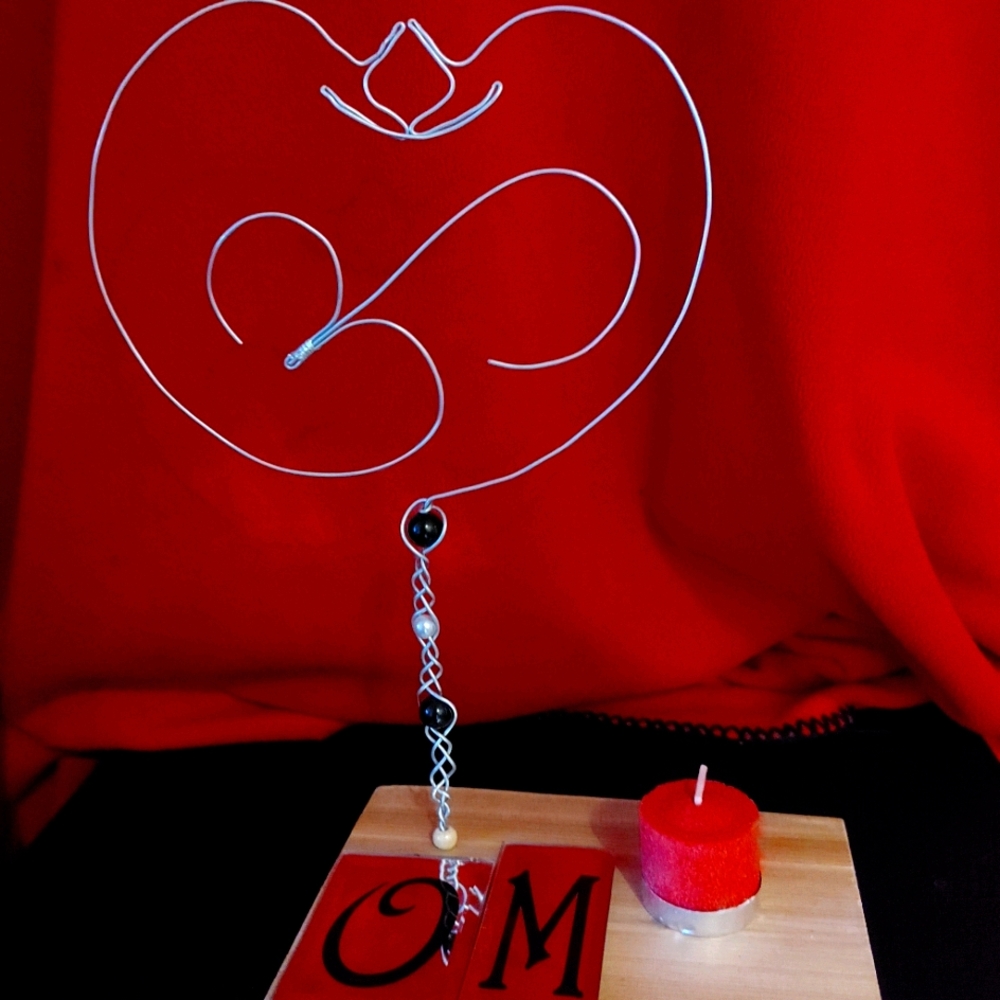 OM Symbol wire sulpture